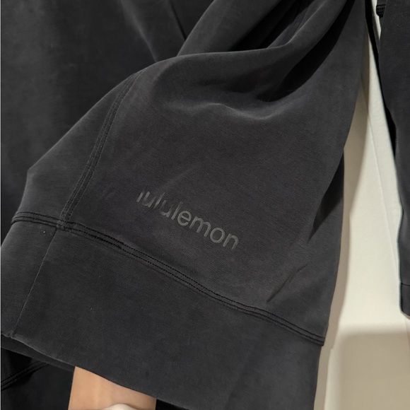 Softstream Perfectly Oversized
Cropped Crew + Softstreme High-Rise Short 4" - Picture 6 of 11